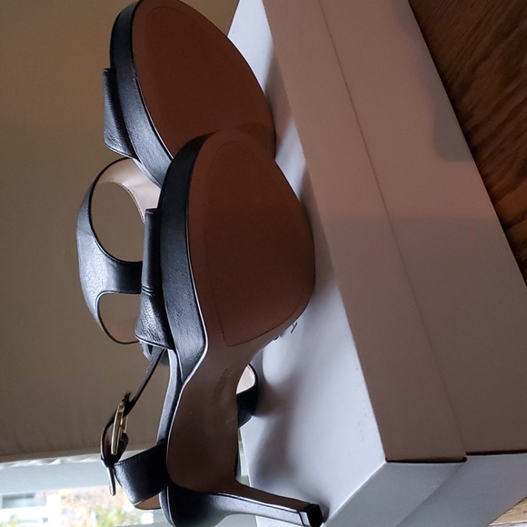 Nine West heel, size 7 in black - Picture 3 of 4